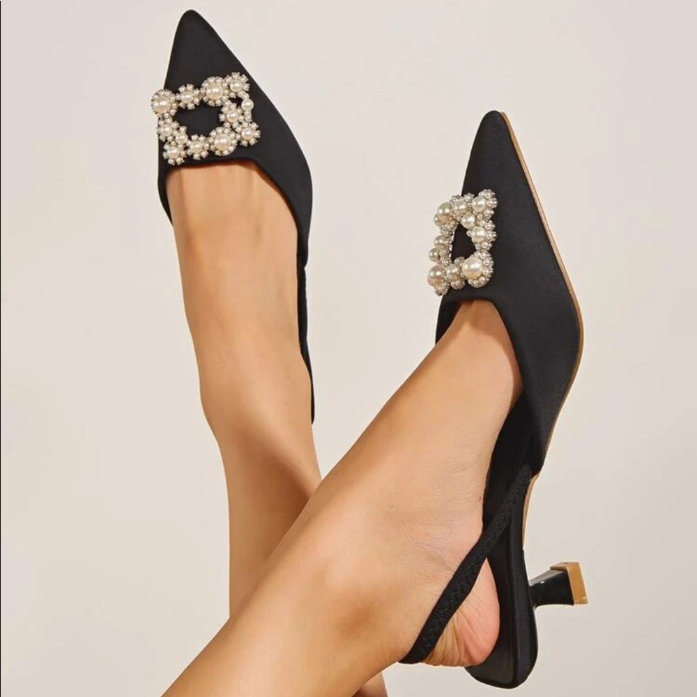 Sling back Kitten Heels